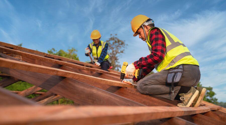 Professional residential roofers in Urbandale, IA